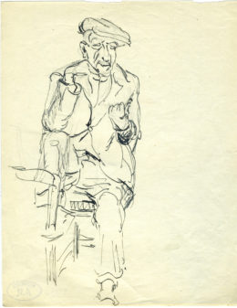 Sitzender alter Mann, denFuß auf einen Stuhl gestellt