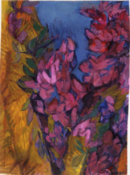 Komposition mit purpurfarbenen Blüten auf blauem Grund
