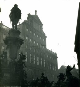 Das Rathaus von Augsburg mit Augustusbrunnen